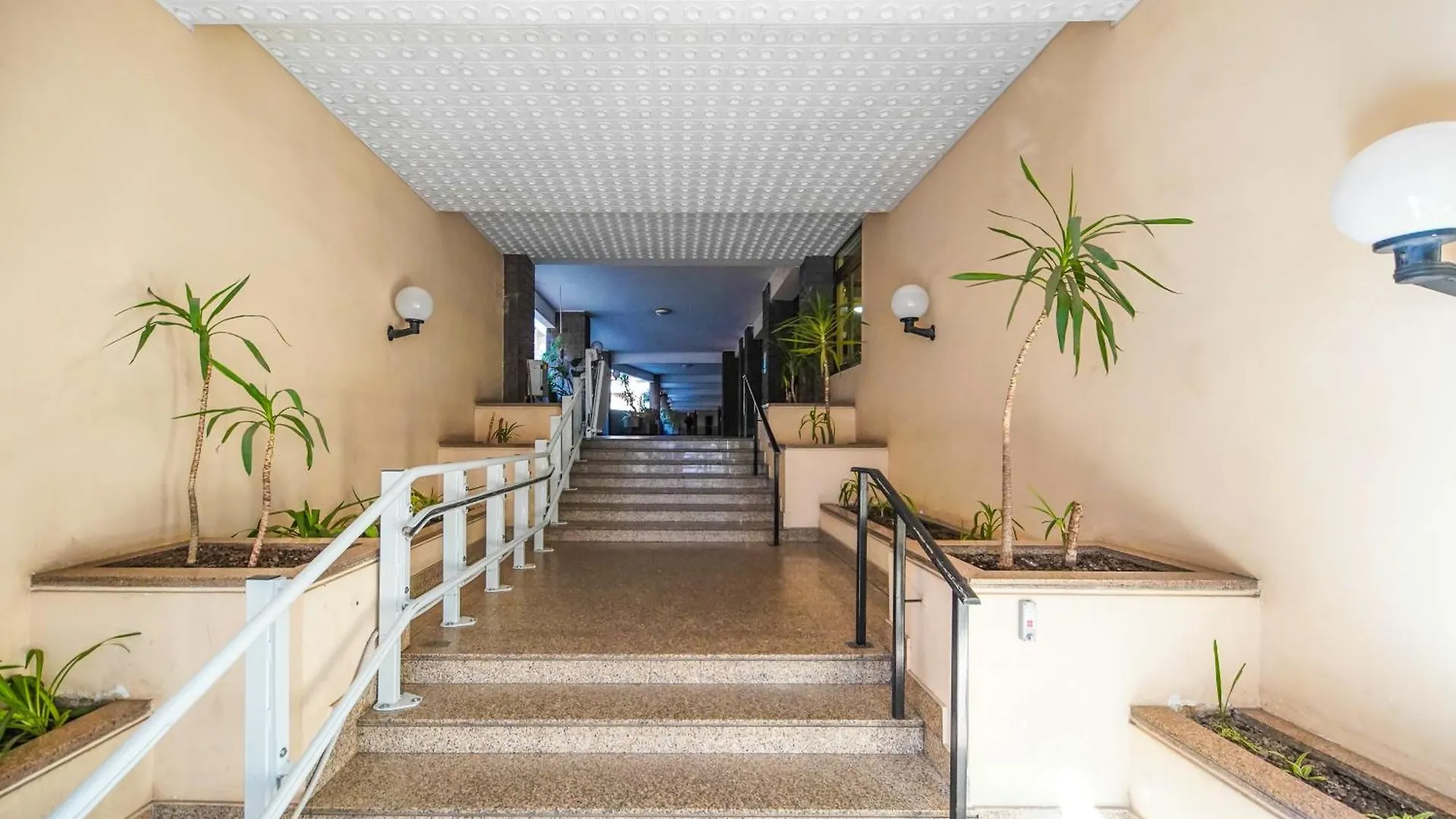 Domus Trevi Garbatella Otel Roma 0*,  İtalya