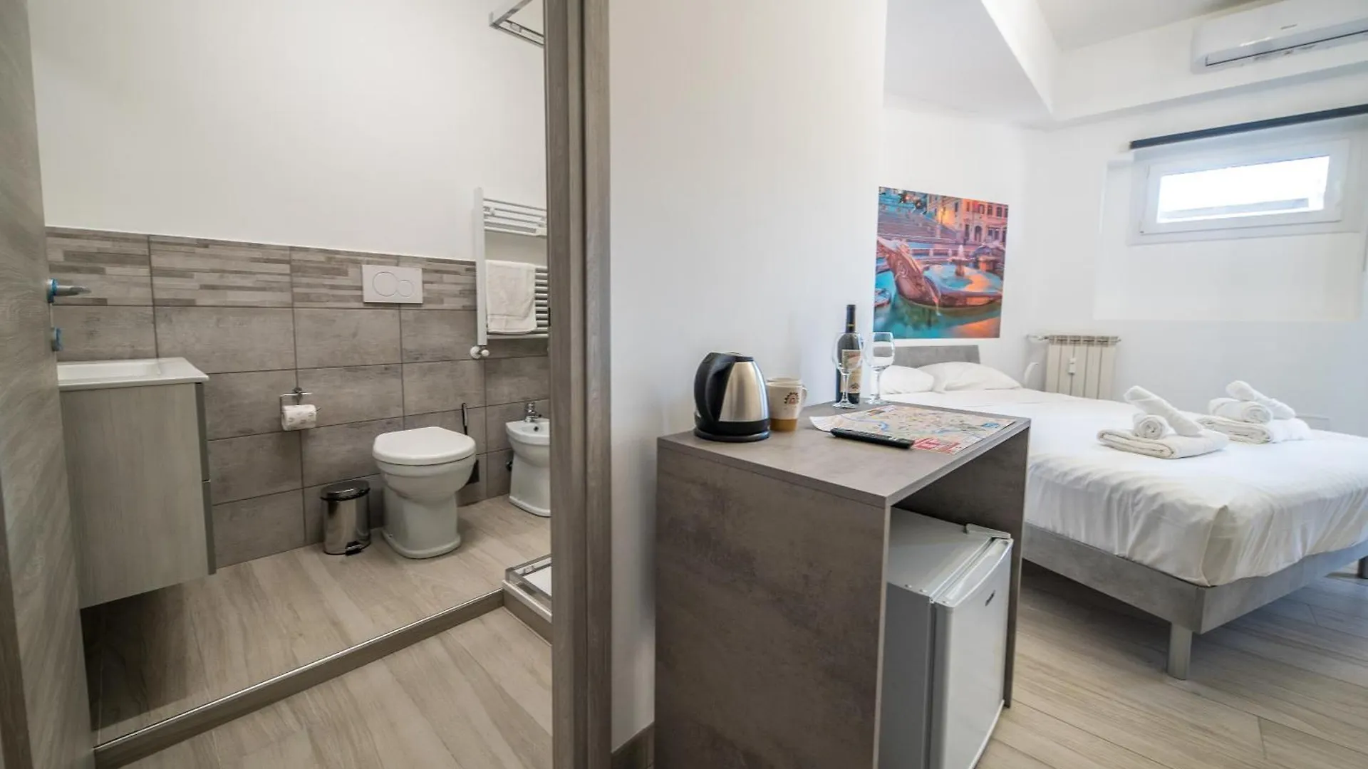 Konukevi Domus Trevi Garbatella Otel Roma İtalya