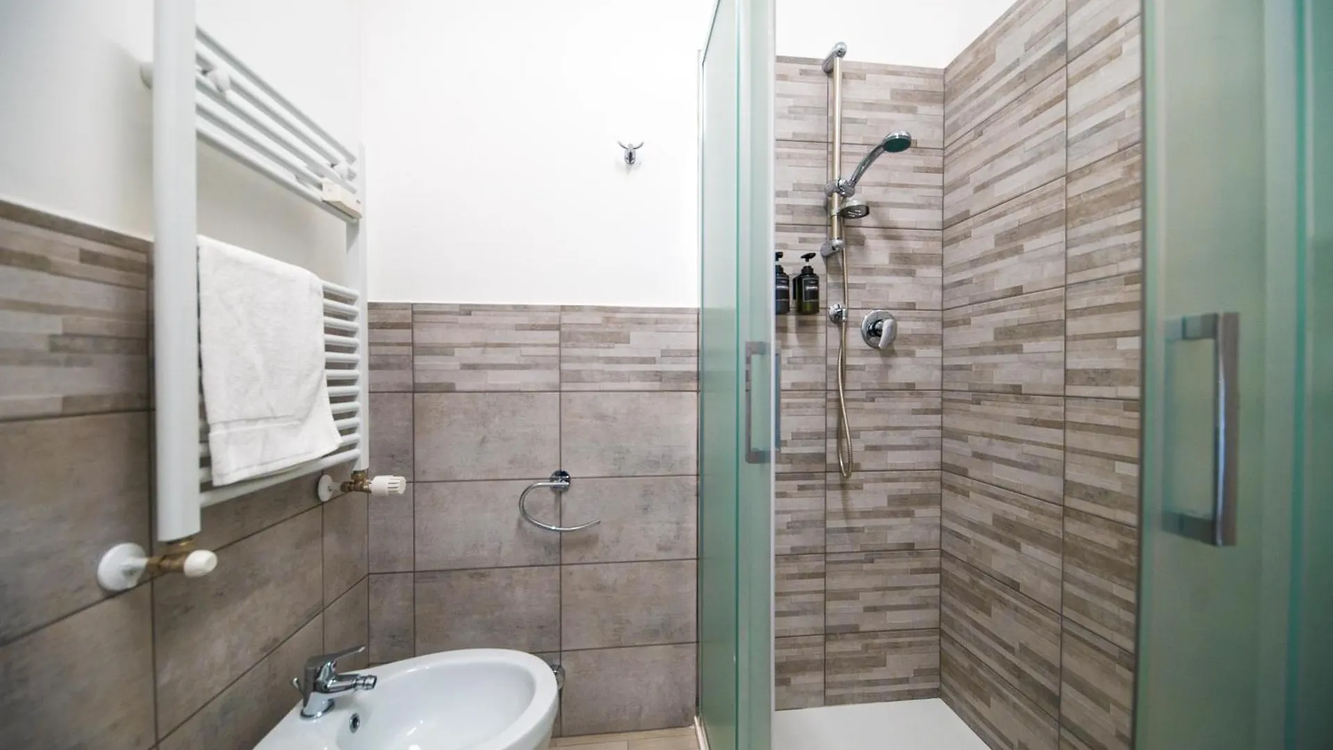 Domus Trevi Garbatella Hotel Rome 0*,  Italy