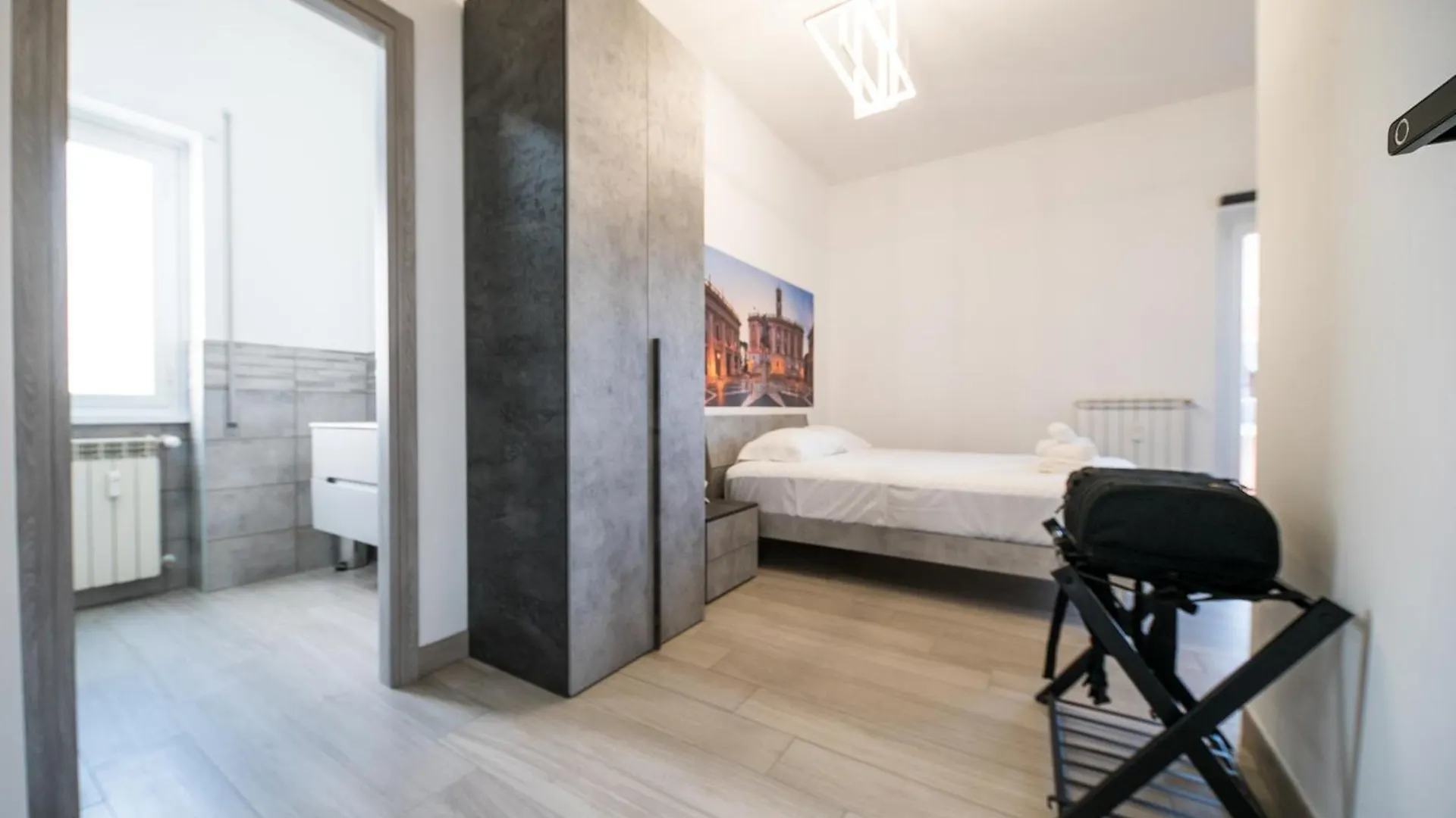 Domus Trevi Garbatella Hotel Rome 0*,