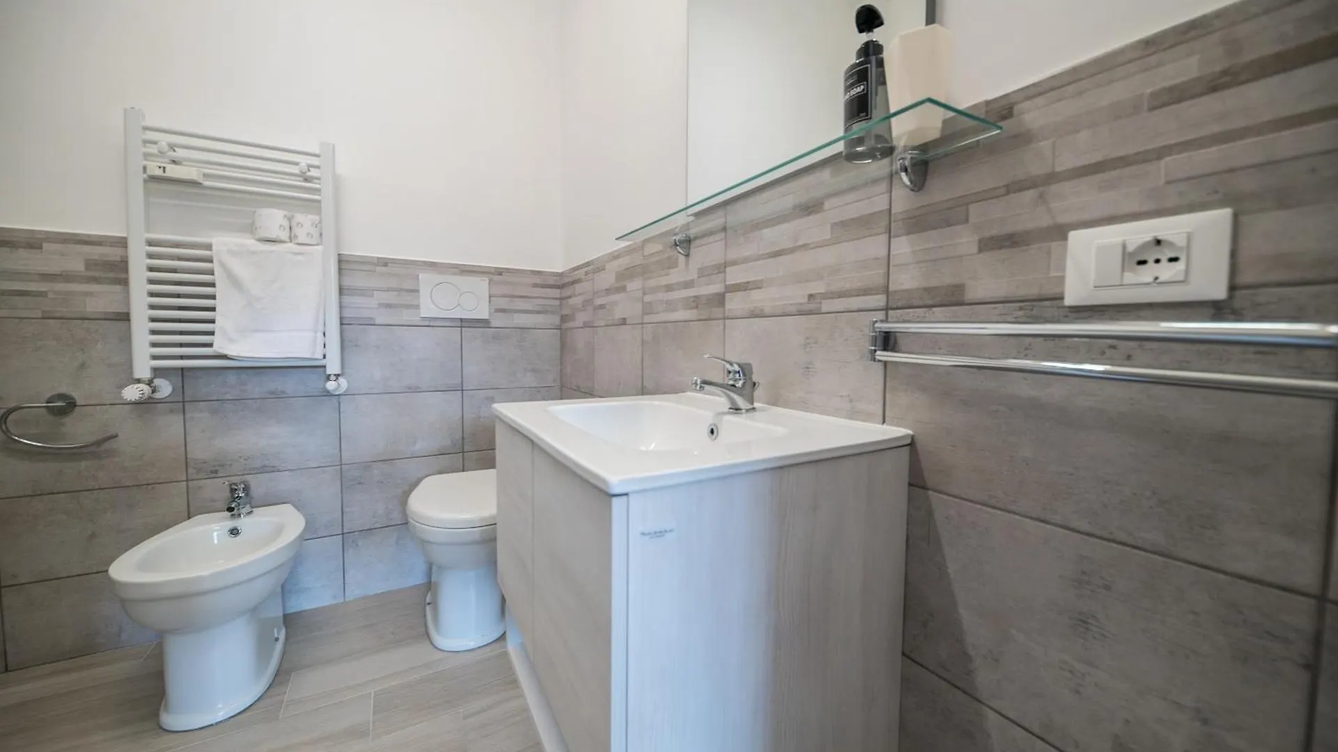 Guest house Domus Trevi Garbatella Hotel Rome
